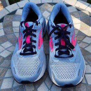 Brooks Women's Adrenaline GTS 22 Running Shoe | Size 9.5B